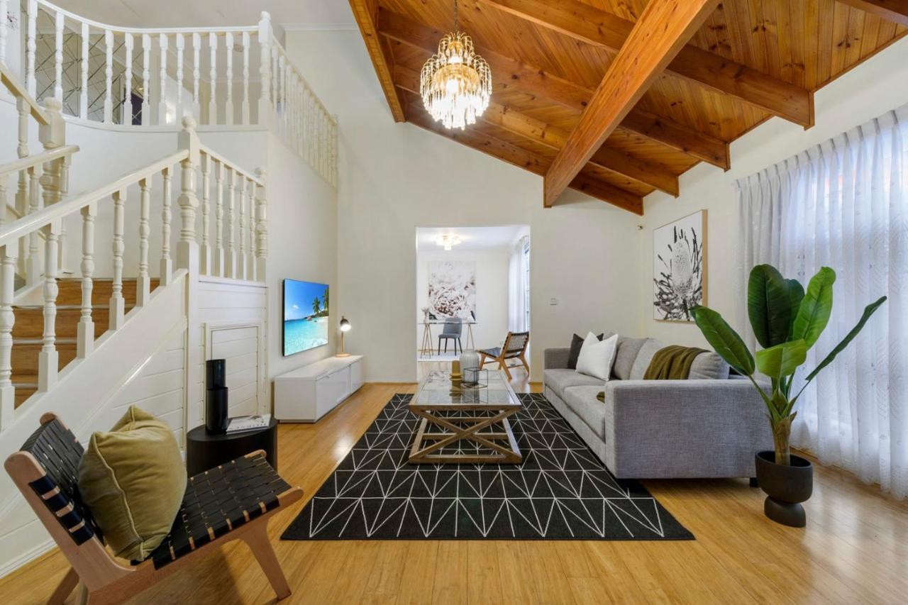 12 Mins To Mel Airport-Good Wood House Lejlighed St Albans Eksteriør billede