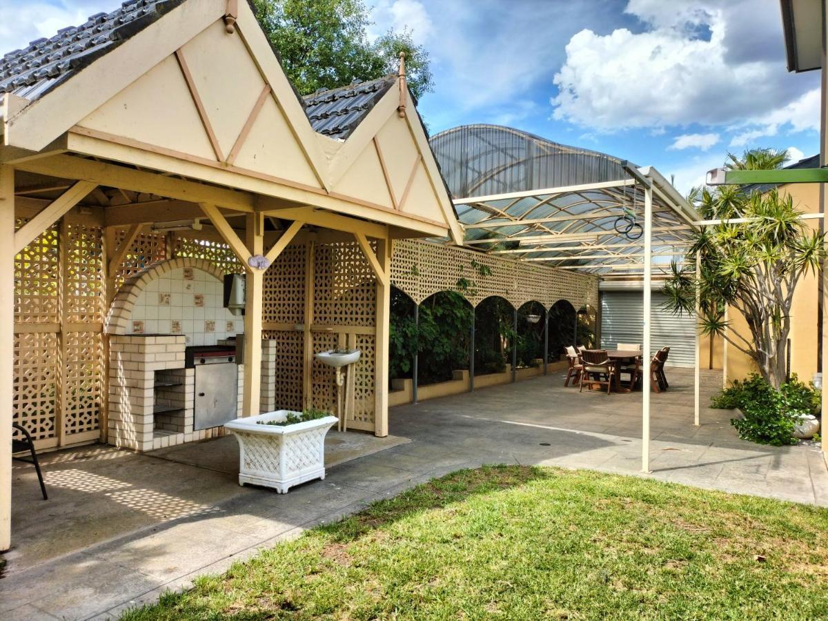 12 Mins To Mel Airport-Good Wood House Lejlighed St Albans Eksteriør billede