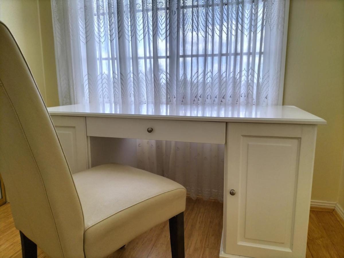 12 Mins To Mel Airport-Good Wood House Lejlighed St Albans Eksteriør billede